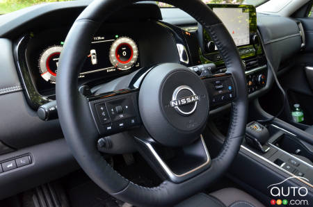 2022 Nissan Pathfinder, interior